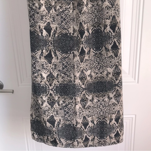 🔴 4/$15 BR tan & black snakeskin print sleeveless shirtdress in size 2 in EUC - Picture 13 of 15
